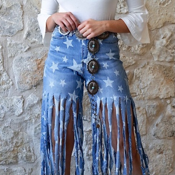 RESTOCKED! L & B Star Print Distressed Jean/Shorts - Picture 12 of 16